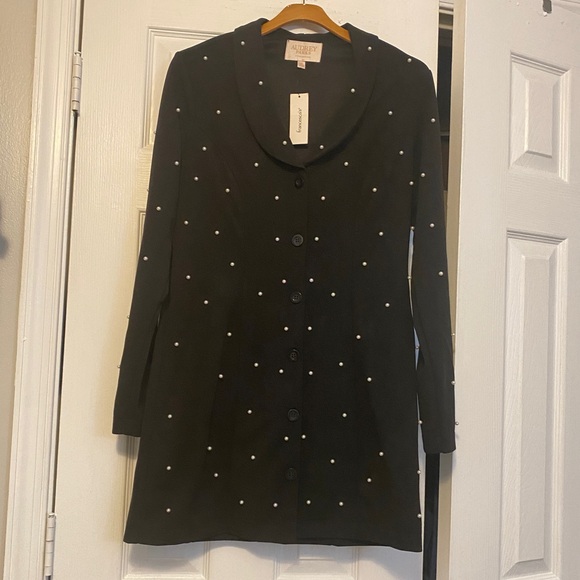 FRANCESCA’S Pearl Mini Dress - Picture 2 of 12